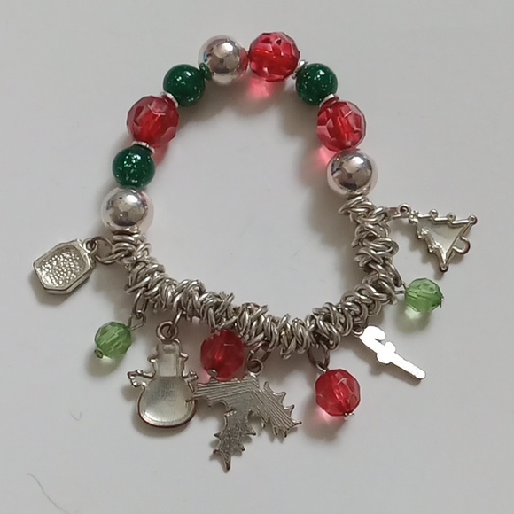 Christmas Charm Bracelet Red & Green Beads Tree, Present & Snowman charms. - Picture 4 of 6